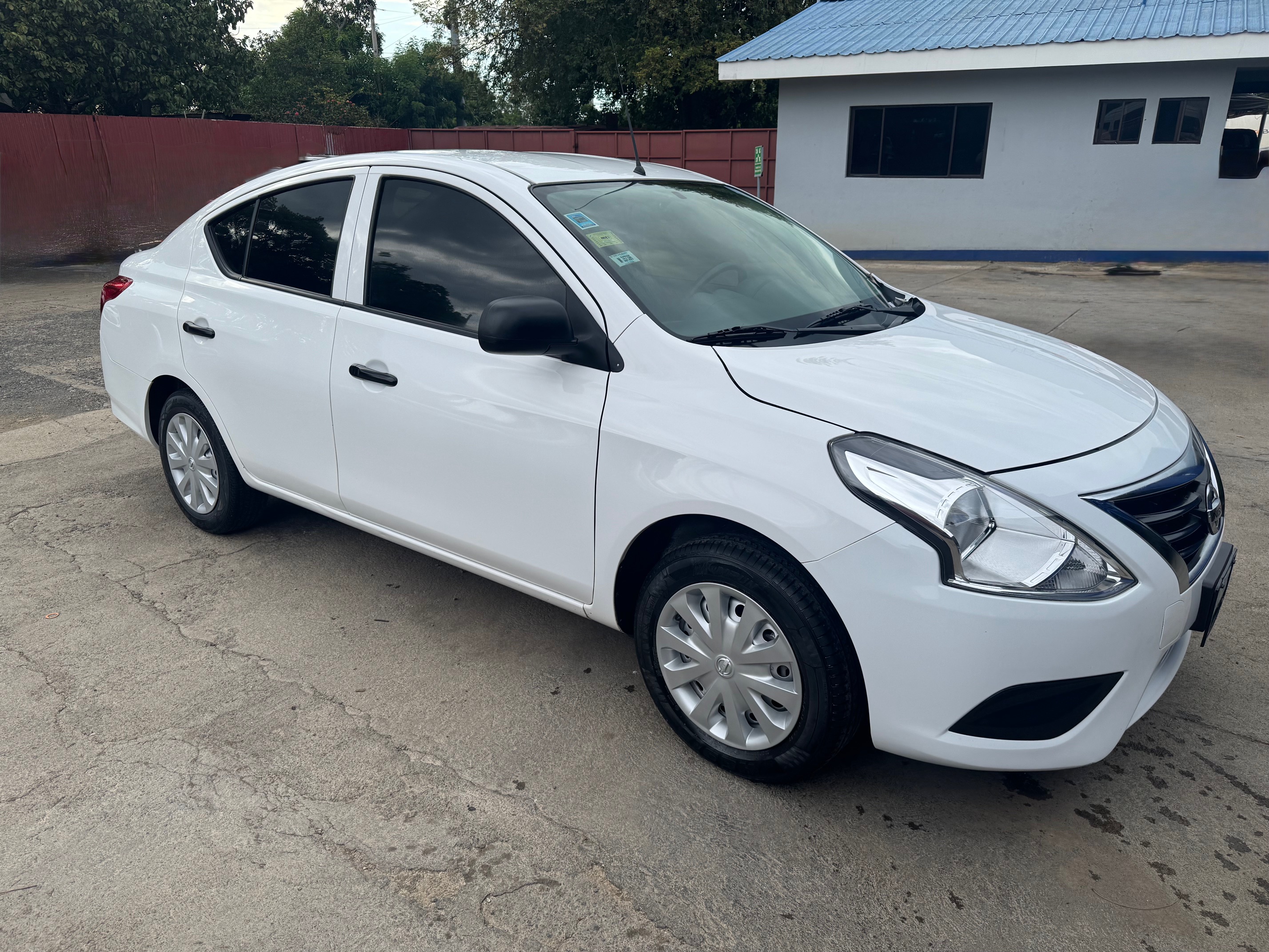 NISSAN VERSA